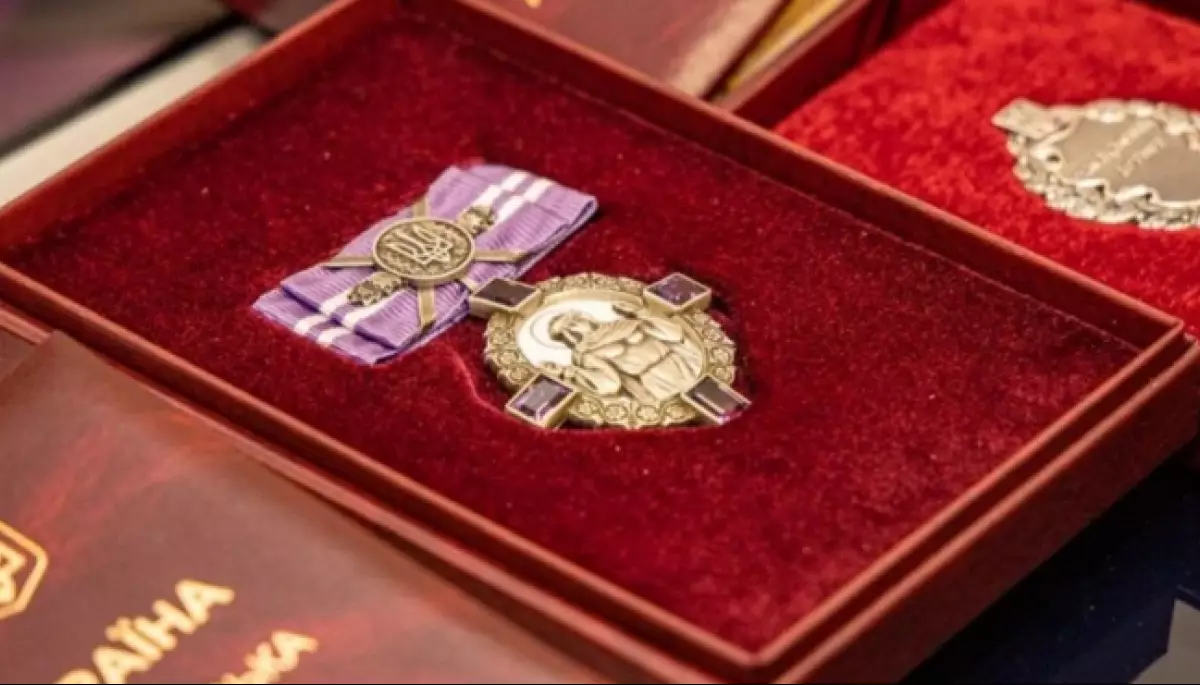 Зеленський нагородив медіників до Дня працівників радіо, телебачення та зв'язку