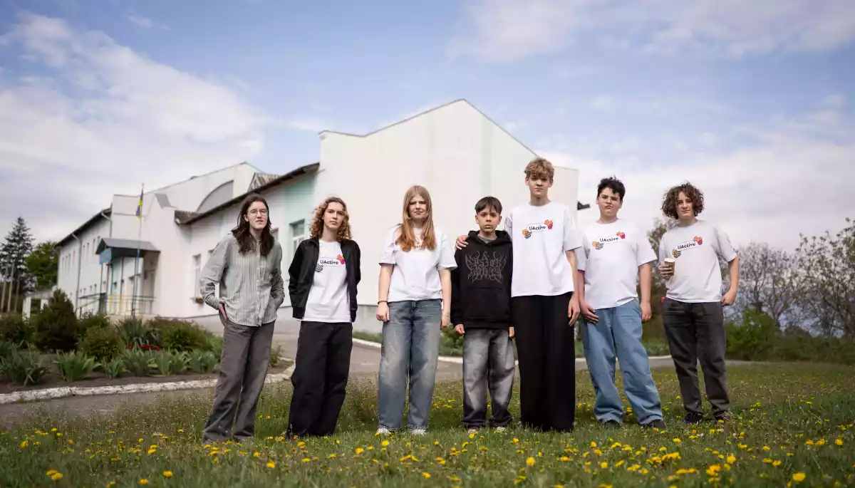 Фонд savED і Сергій Жадан презентували відеоманіфест “Виростають діти”