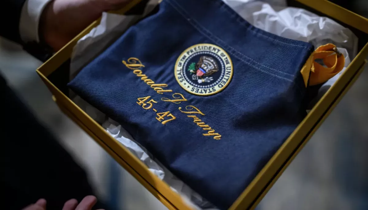 Трамп пообіцяв анулювати всі укази Байдена, що були підписані автопером