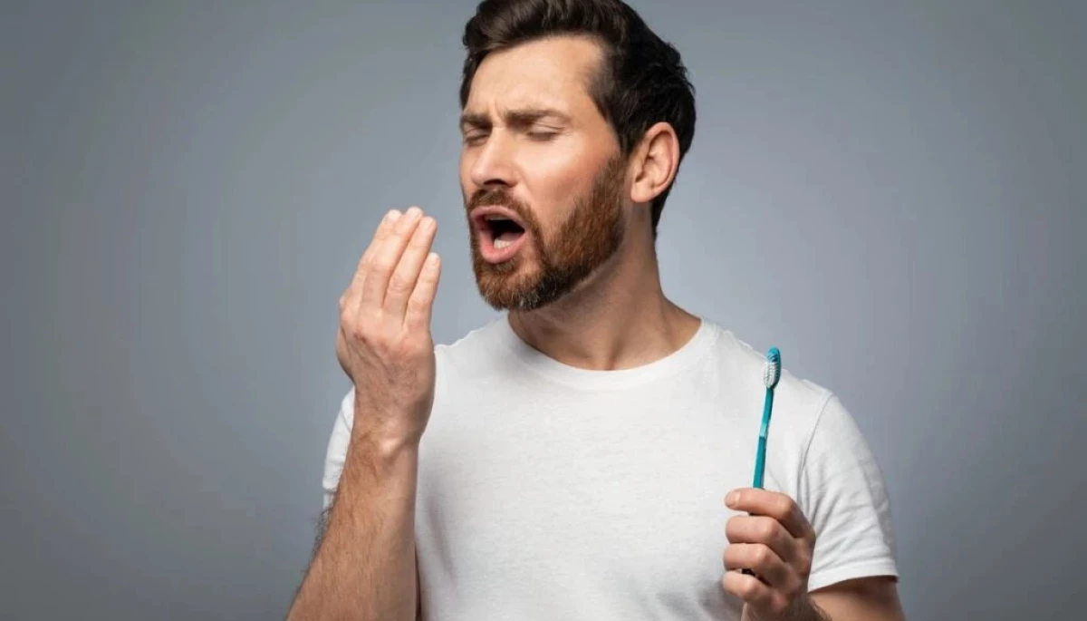 Що робити, коли неприємний запах з рота: причини та рішення