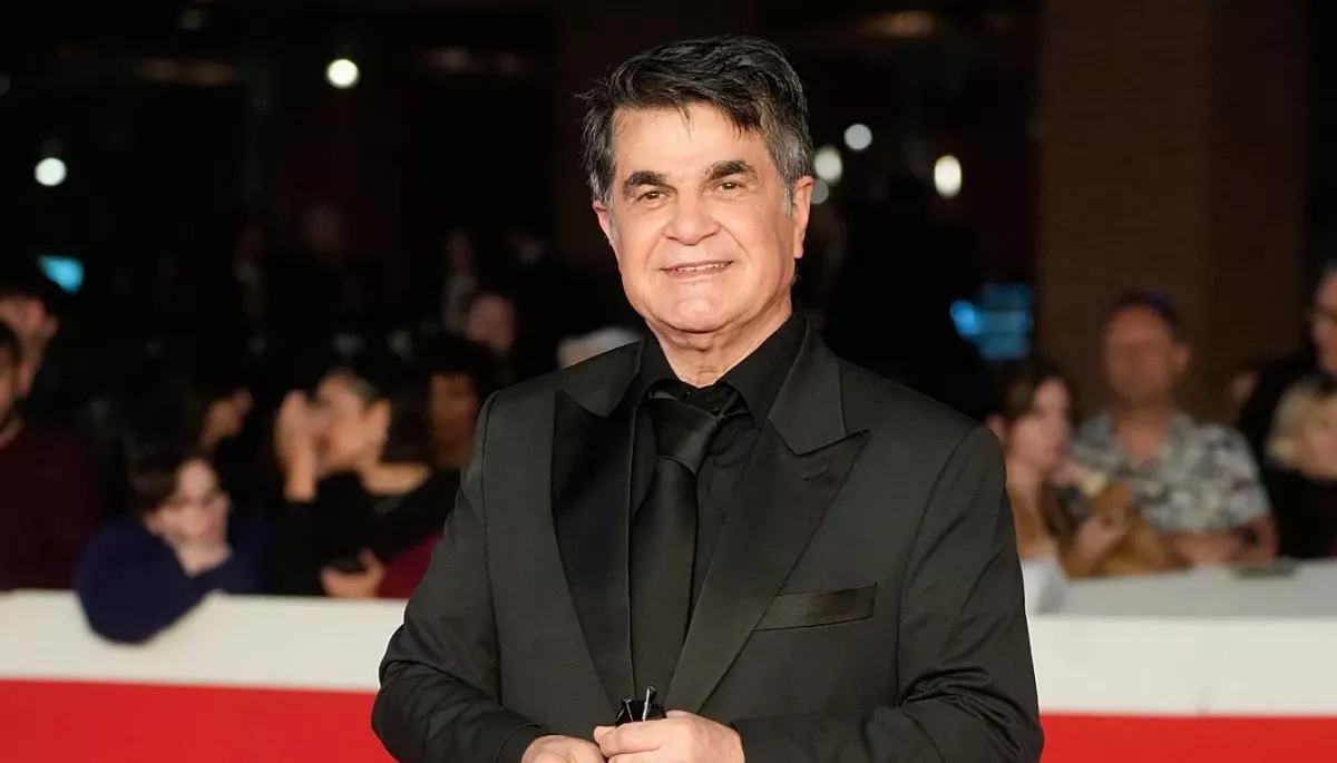 В Ірані режисера Джафара Панахі засудили до року ув'язнення в день, коли його стрічка здобула три нагороди