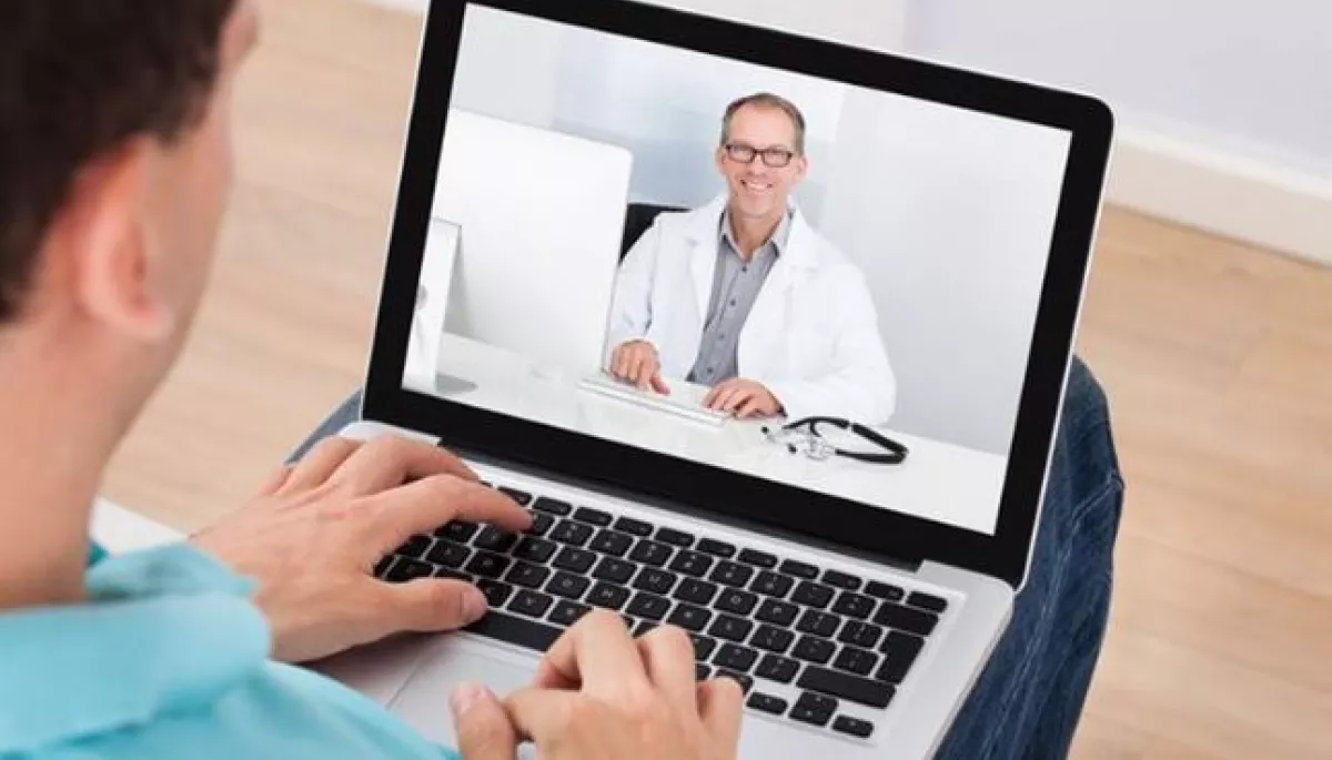 Фактчекери знайшли у TikTok сотні дипфейків лікарів, які поширюють дезінформацію