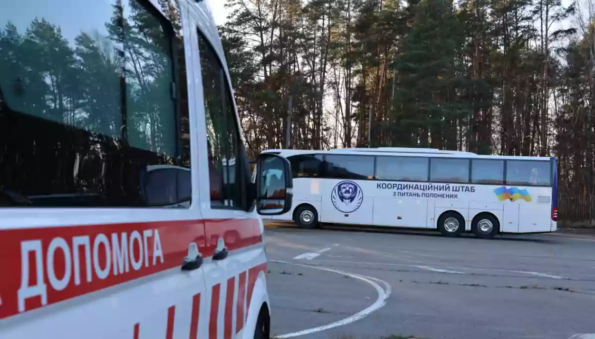 Білорусь передала Україні 114 цивільних громадян, серед них білоруські опозиціонери та незаконно затримані українці