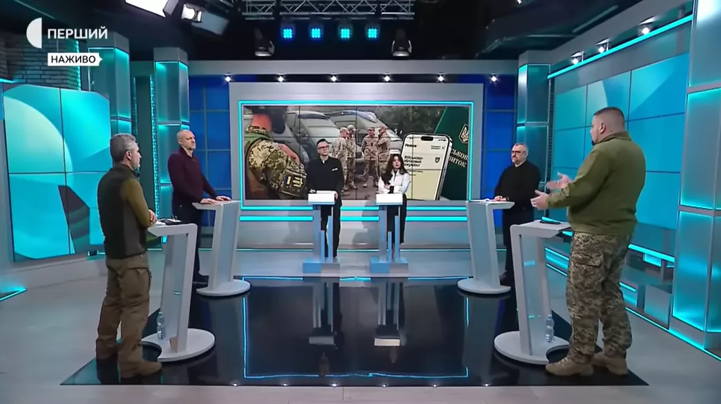 Крапка в дискусії під умовним заголовком «ведуча вимкнула мікрофон військовому»