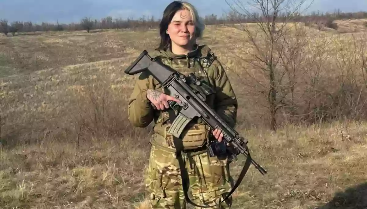 На війні загинула військовослужбовиця і мисткиня Лана Чорногорська