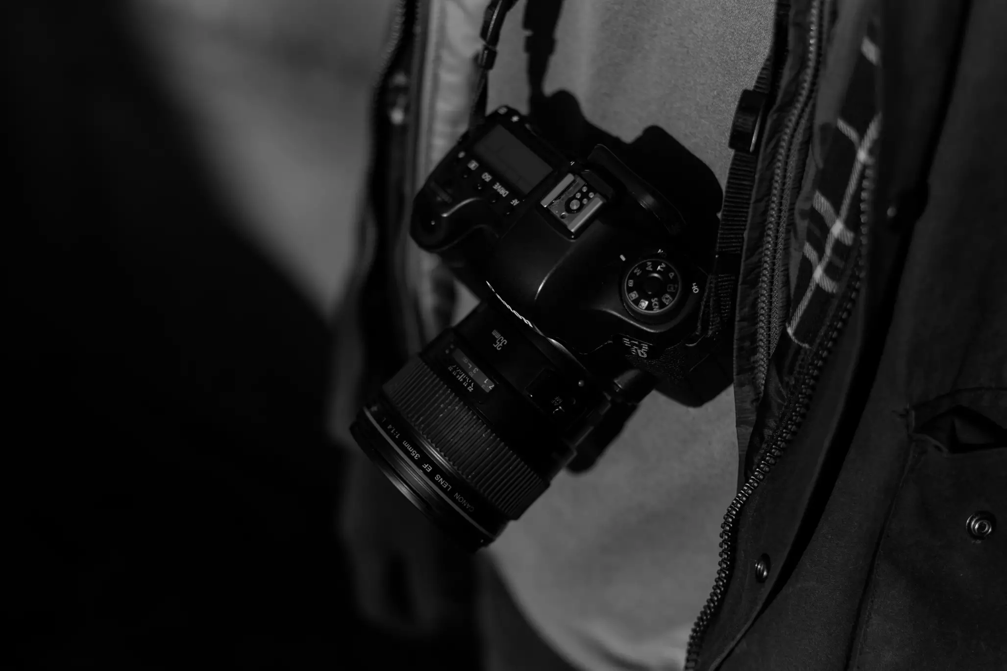 Фотограф з Маріуполя, який служив у Нацполіції, співпрацює з російськими пропагандистами, &mdash; ІМІ