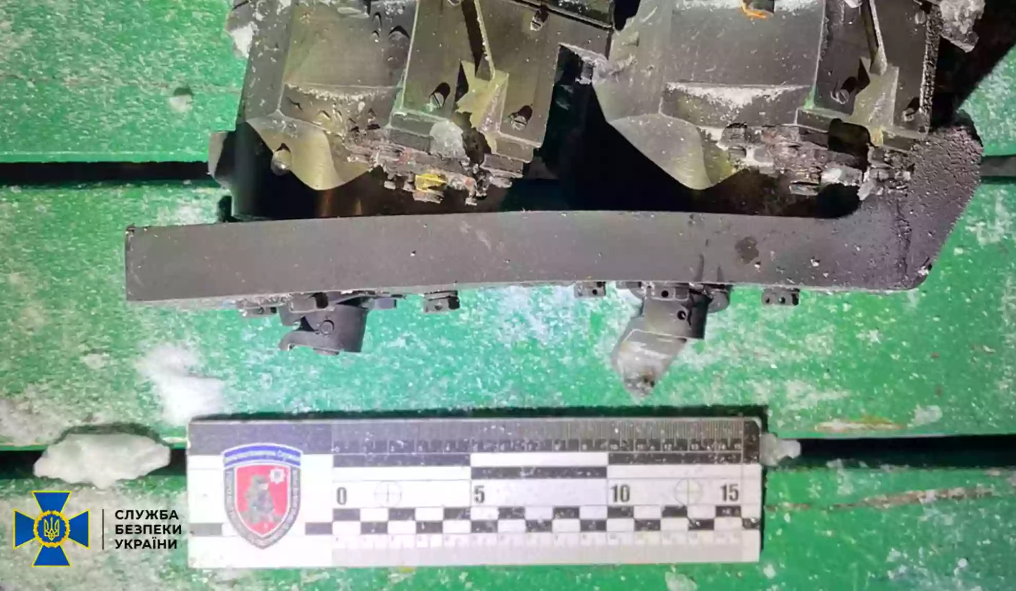 СБУ показала уламки ракети &laquo;Орєшнік&raquo;, якою Росія атакувала Львів