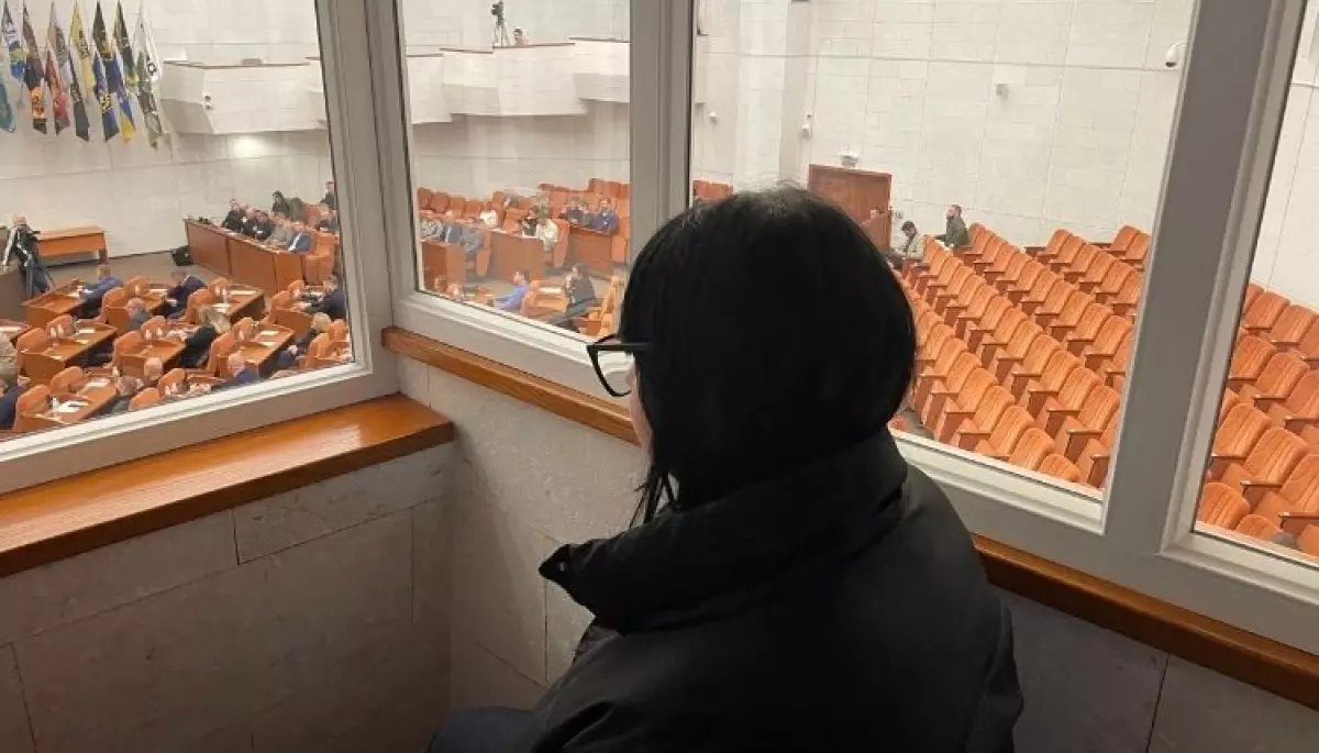 &laquo;Самі обрали для себе засклений балкон&raquo;: міськрада Дніпра прокоментувала недопуск журналісток Dnipro.media до сесійної зали