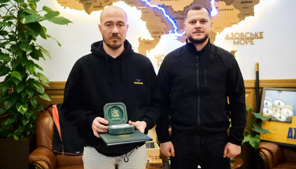 Журналіст, який врятував дитину під час російської атаки, отримав відзнаку від очільника Київщини
