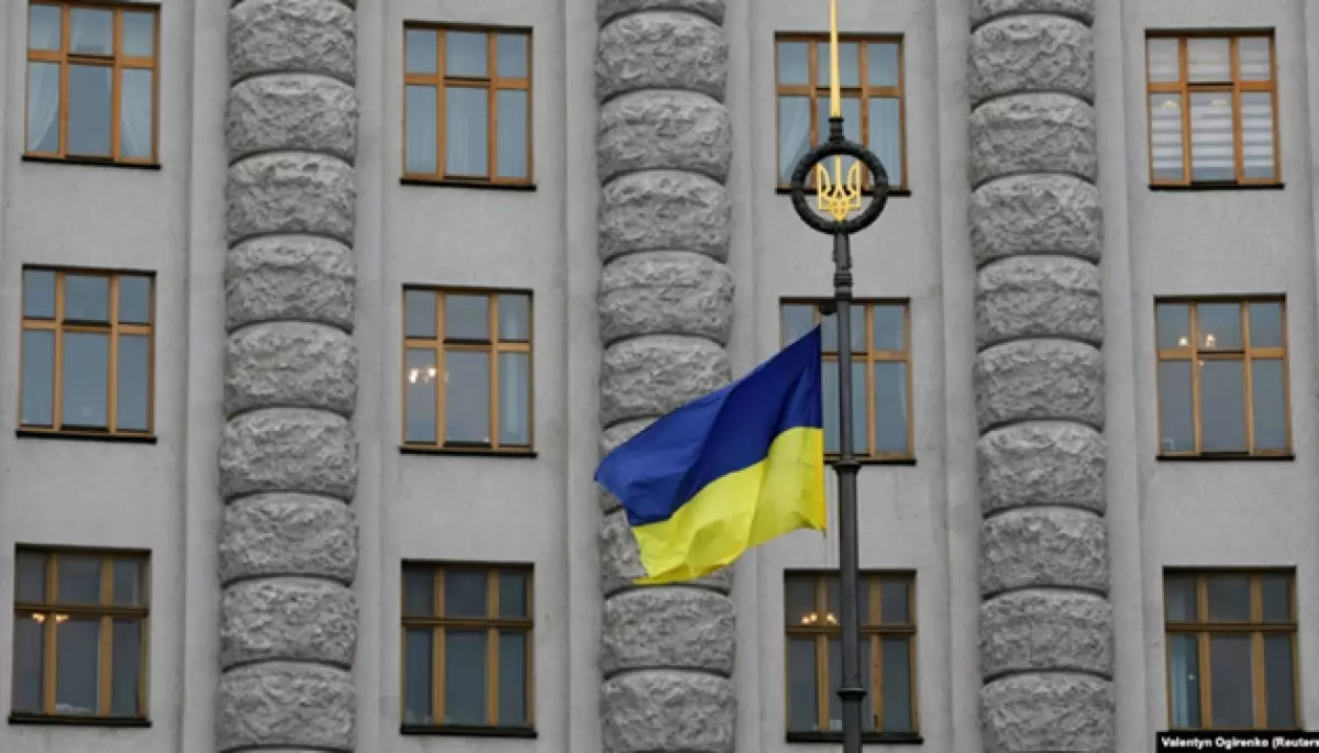 Чому іноземні журналісти ходили по колу і чи треба було повертати логіку системі?