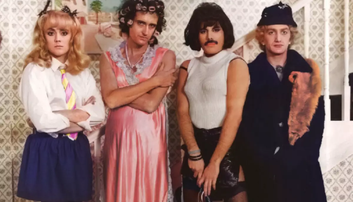 У Росії визнали &laquo;пропагандою ЛГБТ&raquo; фото гурту Queen у сценічному одязі