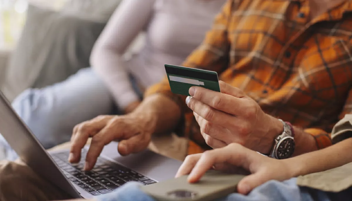 Поради від RIA.com: як безпечно купувати через оголошення в інтернеті