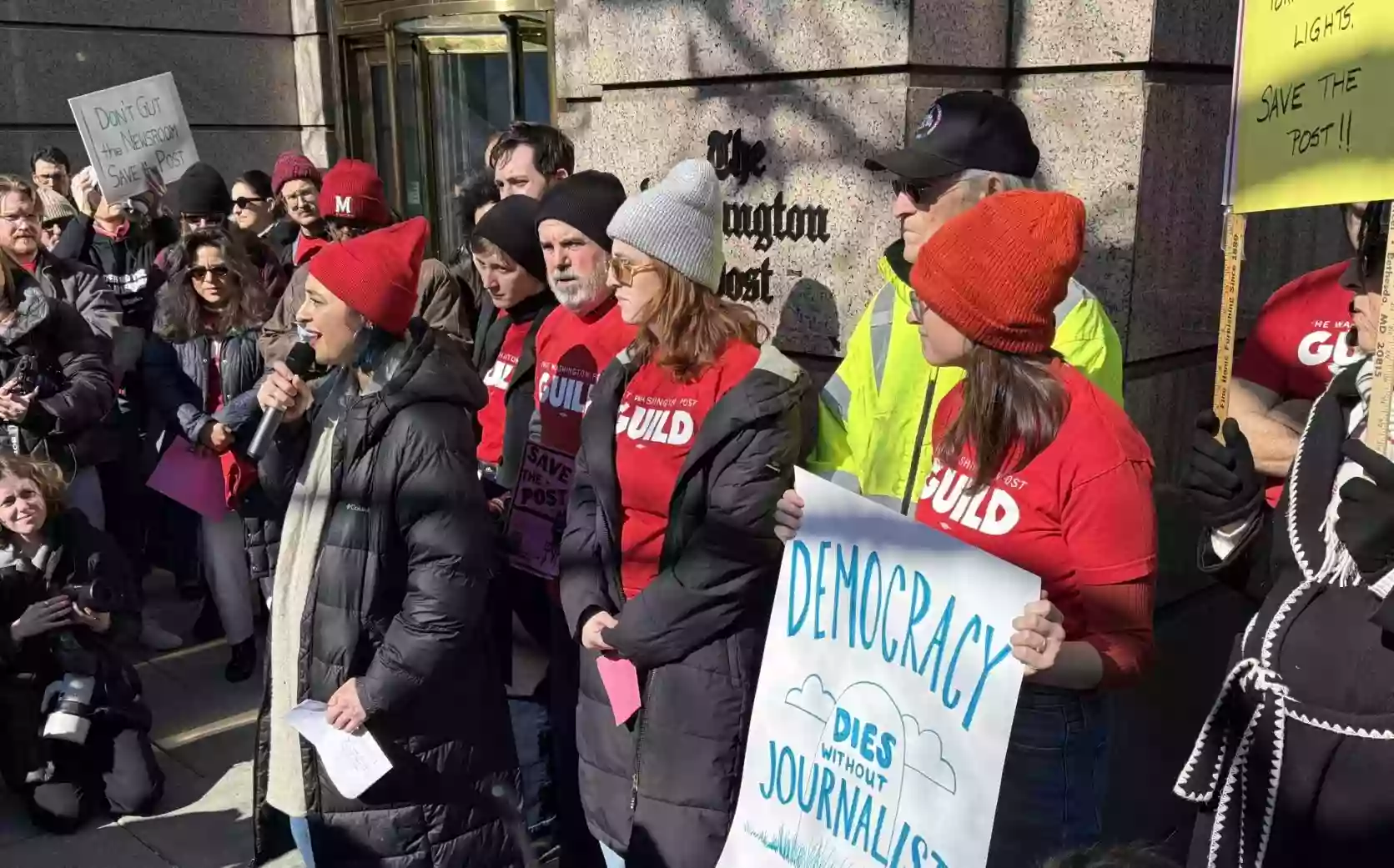 Кілька сотень людей вийшли на протест проти скорочень у The Washington Post