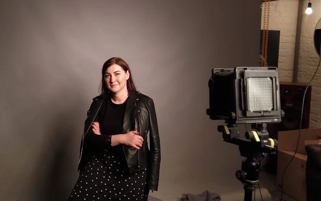 Унаслідок російської атаки на Київ пошкоджено помешкання журналістки Анастасії Платонової