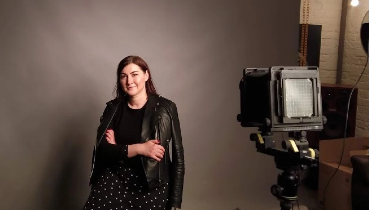 Унаслідок російської атаки на Київ пошкоджено помешкання журналістки Анастасії Платонової