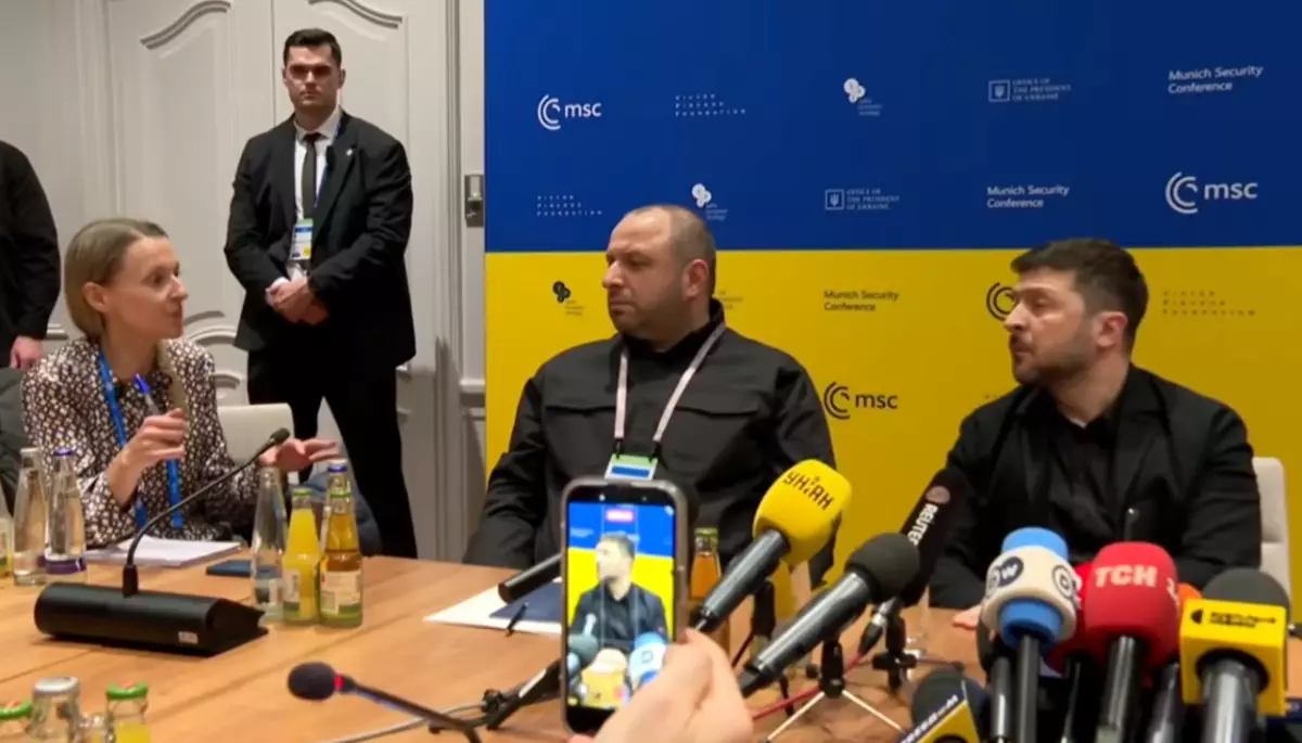 Зміна керівника переговорної групи Росії стала несподіванкою та може загальмувати процес, &mdash; Зеленський