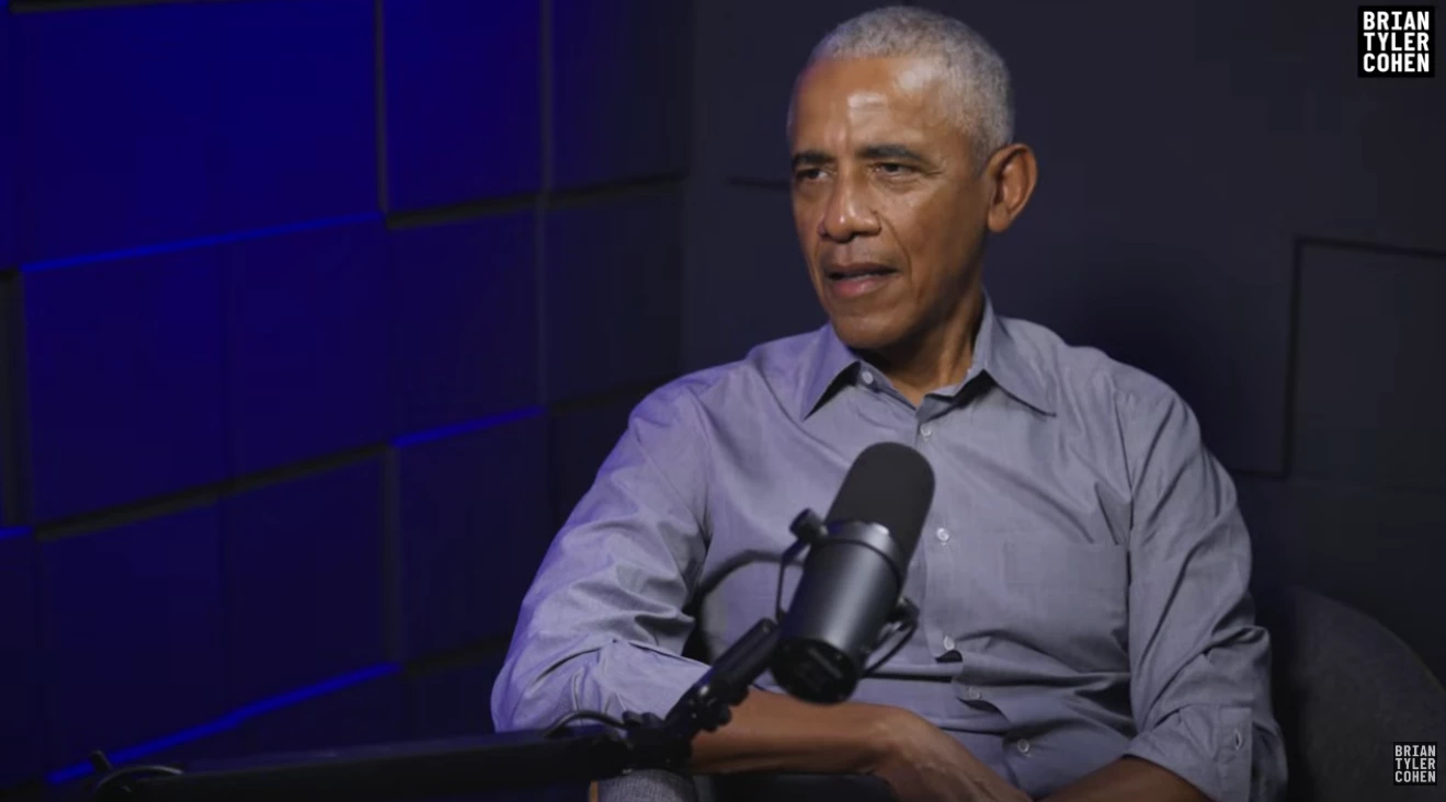 Барак Обама ухилився від критики Трампа за відео із мавпою зі своїм обличчям