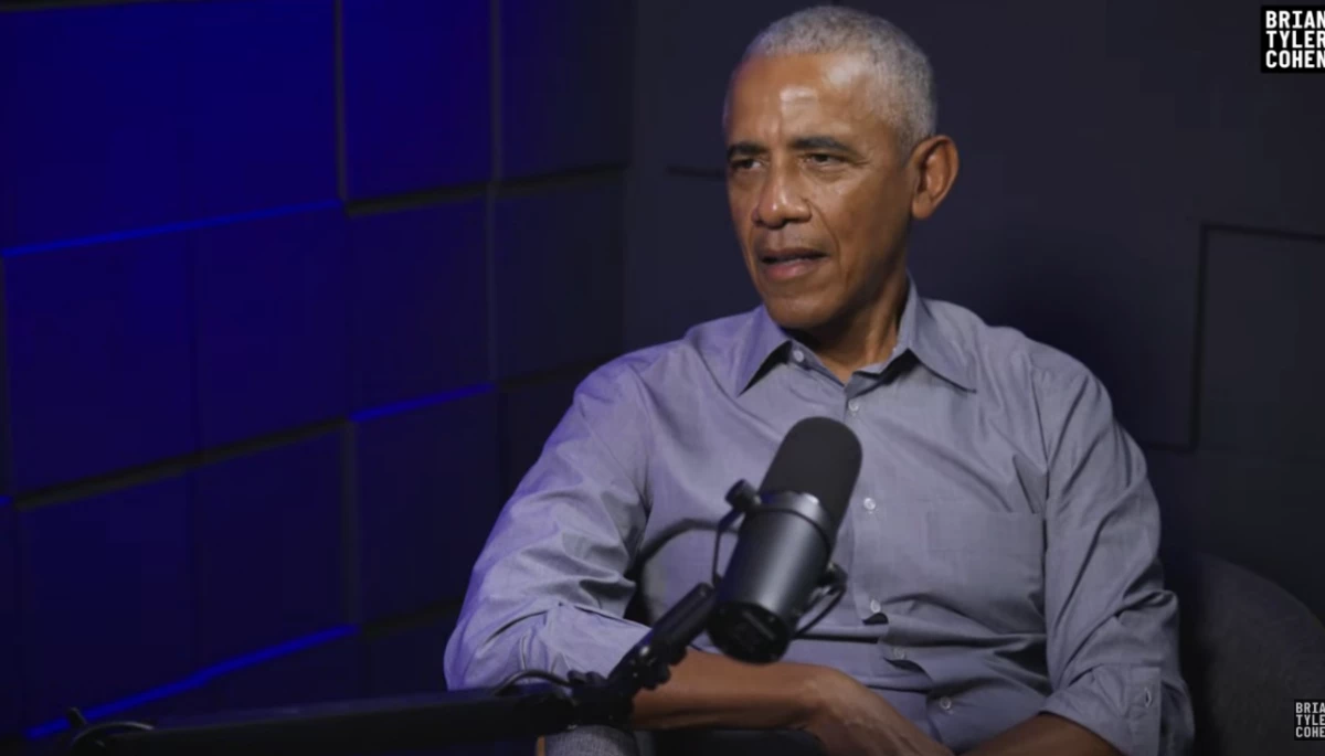 Барак Обама ухилився від критики Трампа за відео із мавпою зі своїм обличчям