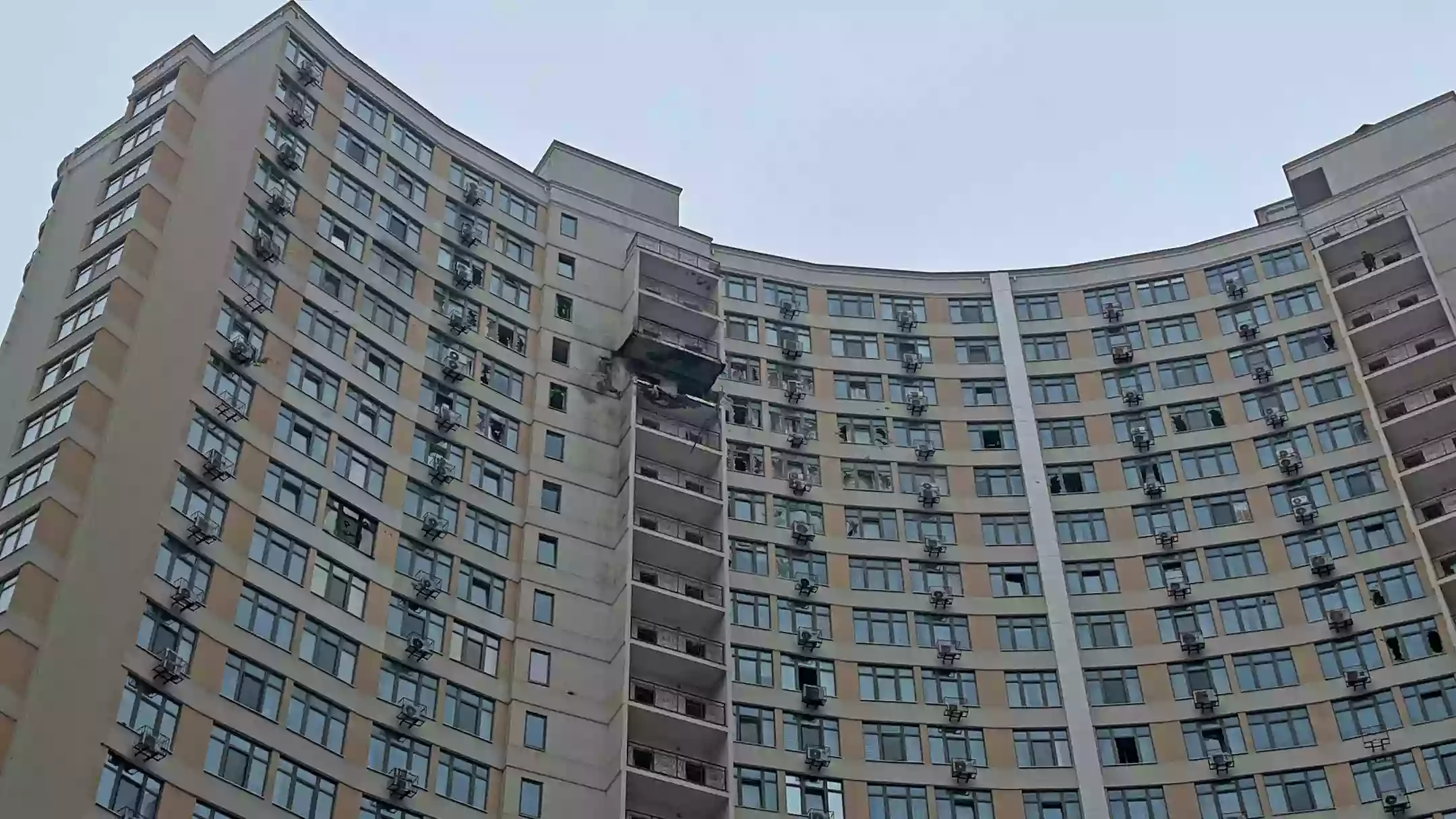 В Одесі охорона ЖК забороняла журналістці знімати наслідки російського обстрілу