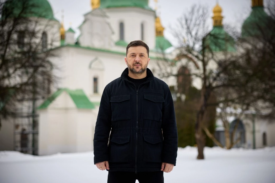 &laquo;Сьогодні чотири роки, як Путін бере Київ за 3 дні&raquo;: Президент звернувся до українців у четверті роковини початку великої війни