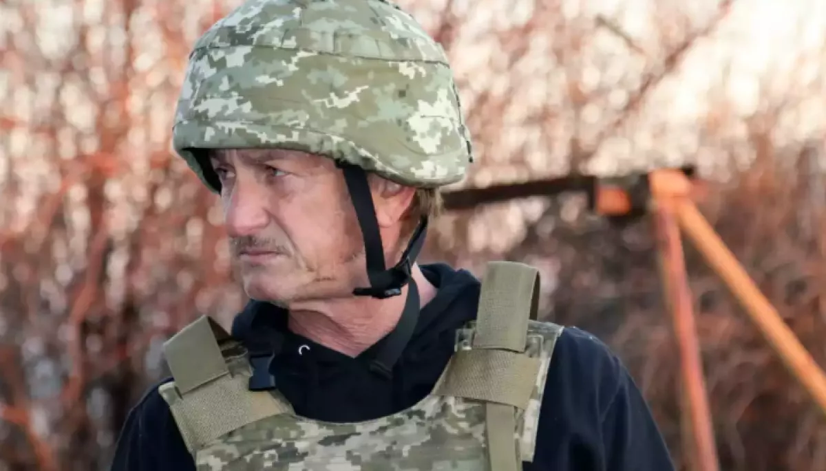 Укрзалізниця вручила Шон Пенну &laquo;Оскара&raquo;, виготовленого з пошкодженого росіянами вагону