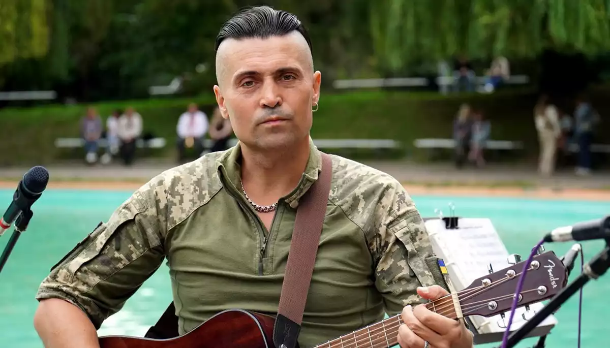 Дмитро Лінартович: У якийсь момент я мав по три-чотири виступи на день. Я повертався знеструмлений, але саме це «притинало» мій ПТСР