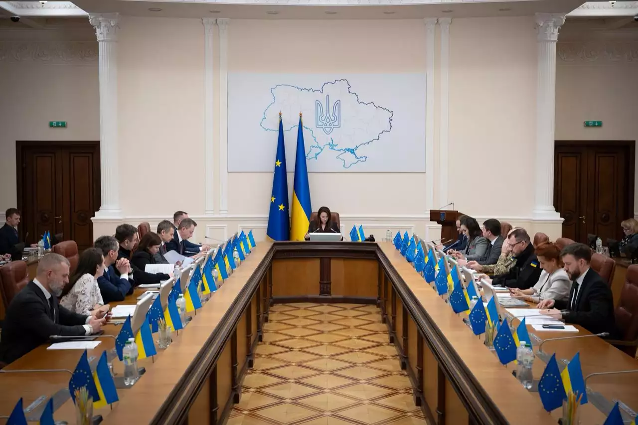 Кабмін затвердив порядок повернення історичних назв