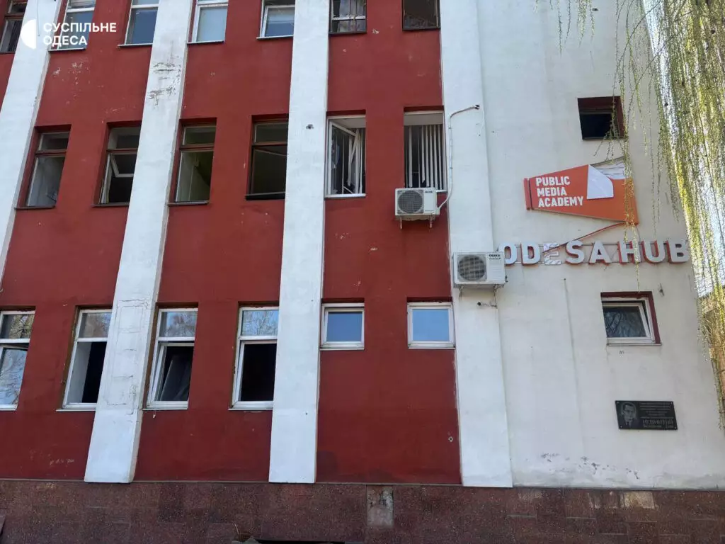 Влучення російських шахедів у будівлі Суспільного в Одесі: у філії припускають, що били цілеспрямовано