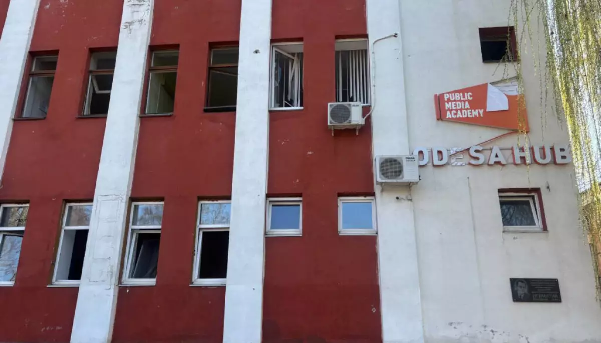 Влучення російських шахедів у будівлі Суспільного в Одесі: у філії припускають, що били цілеспрямовано