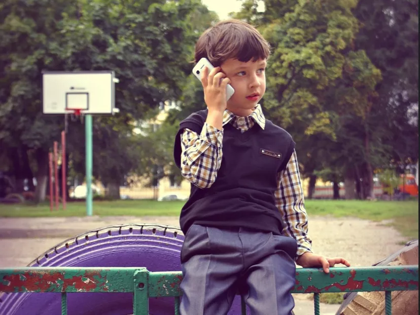 Депутат від &laquo;Слуги народу&raquo; подав до Верховної Ради законопроєкт про заборону гаджетів під час уроків