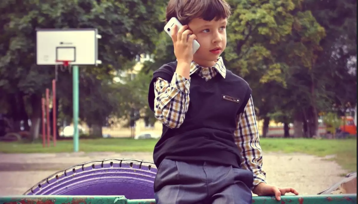 Депутат від &laquo;Слуги народу&raquo; подав до Верховної Ради законопроєкт про заборону гаджетів під час уроків