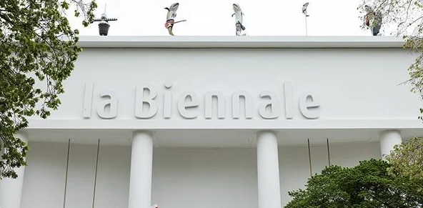 Депутати Європарламенту заявили, що Росія на Венеційській бієнале підірве довіру до ЄС та вимагають її виключення