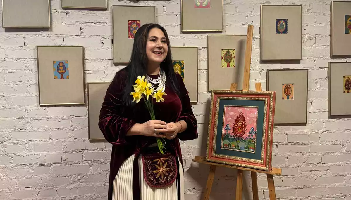 «Це своєрідна арт-терапія і заряд енергії, який нам усім потрібен». У Києві відкрили виставку робіт Анжеліки Рудницької