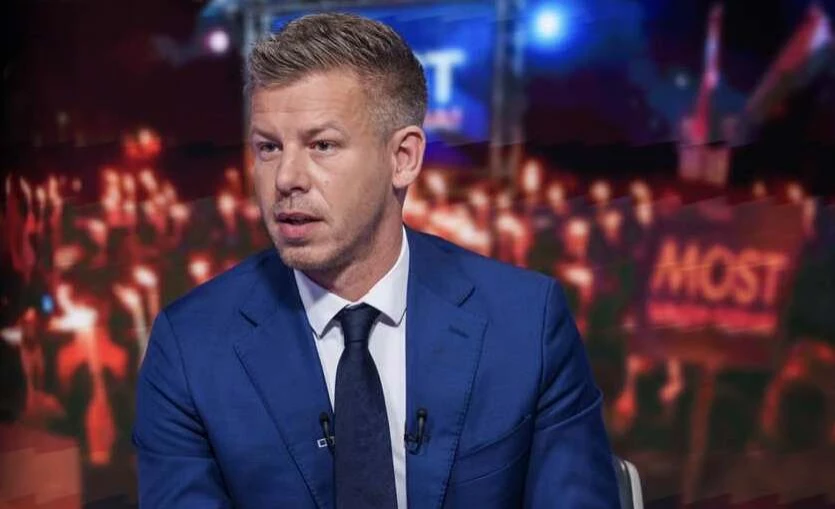 &laquo;Ми зупинимо роботу цієї брехливої новинної служби&raquo;, &mdash; Мадяр в етері державного каналу M1