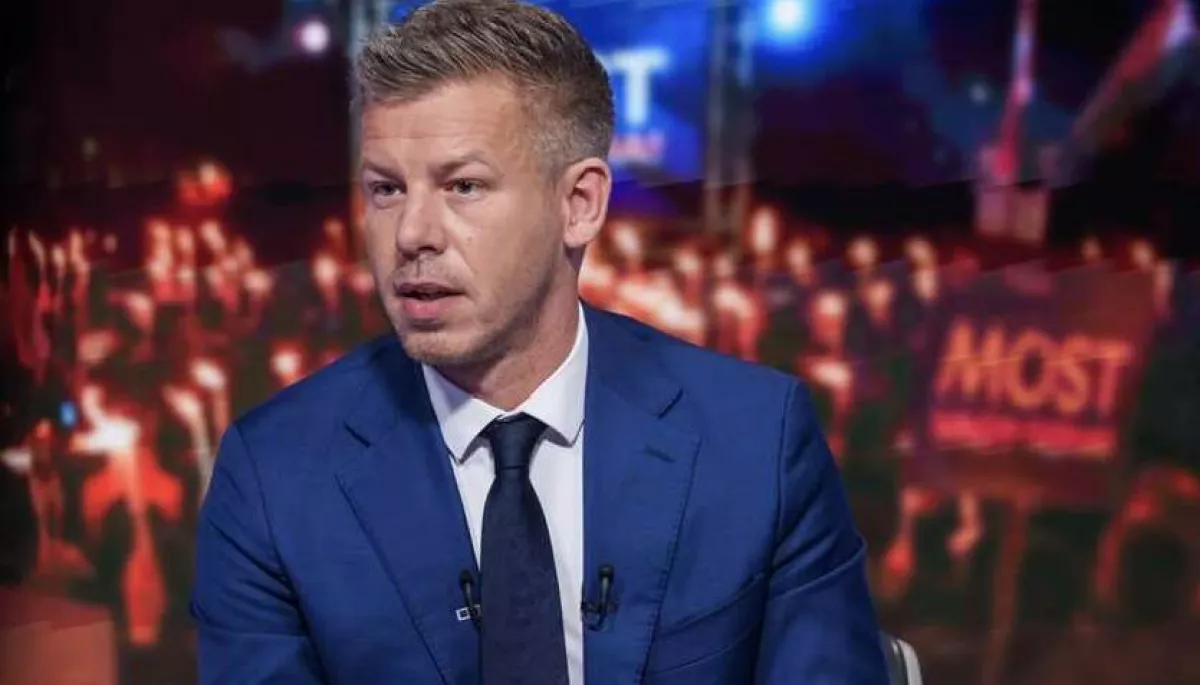 «Ми зупинимо роботу цієї брехливої новинної служби», — Мадяр в етері державного каналу M1