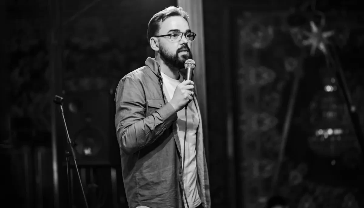 Прощання зі стендап-коміком і військовим Артуром Петровим відбудеться 18 квітня в Києві