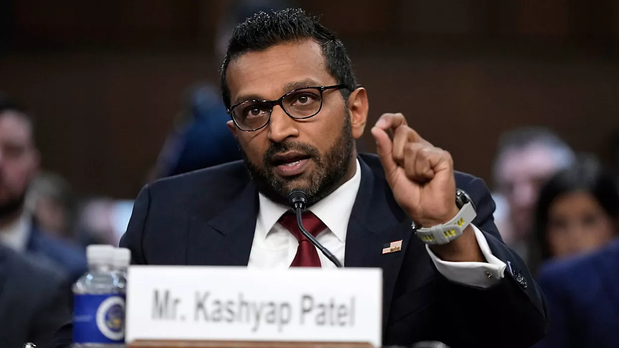 Директор ФБР подав до суду на The Atlantic через статтю про &laquo;алкогольні вечори&raquo; і прогули