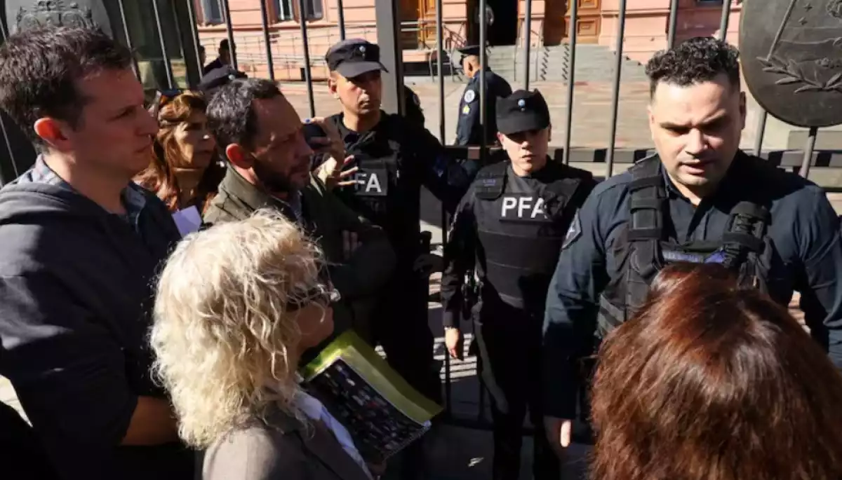 В Аргентині журналістам обмежили доступ до урядової будівлі через підозри у шпигунстві