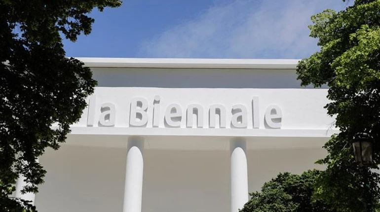 Міжнародне журі Венеційської бієнале оголосило про колективну відставку