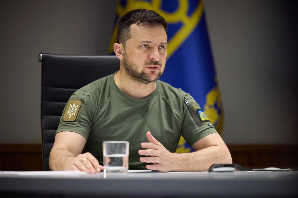 Зеленський: Путін все ще своїми ракетами перемагає житлові будинки