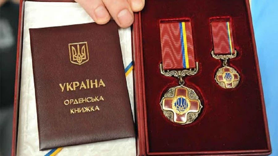Президент Зеленський відзначив державними нагородами 37 працівників і працівниць медіа