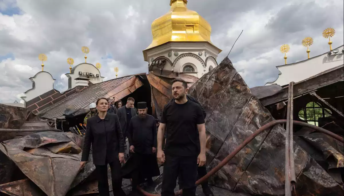 &laquo;Чергове російське варварство&raquo;: Зеленський відреагував на удар Росії по Києво-Печерській лаврі