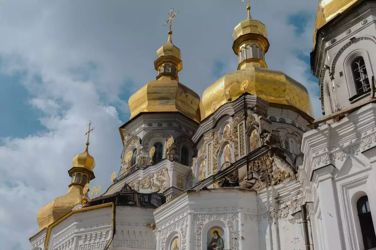 Нацкомісія у справах ЮНЕСКО закликала міжнародну спільноту посилити тиск на Росію після обстрілу Лаври