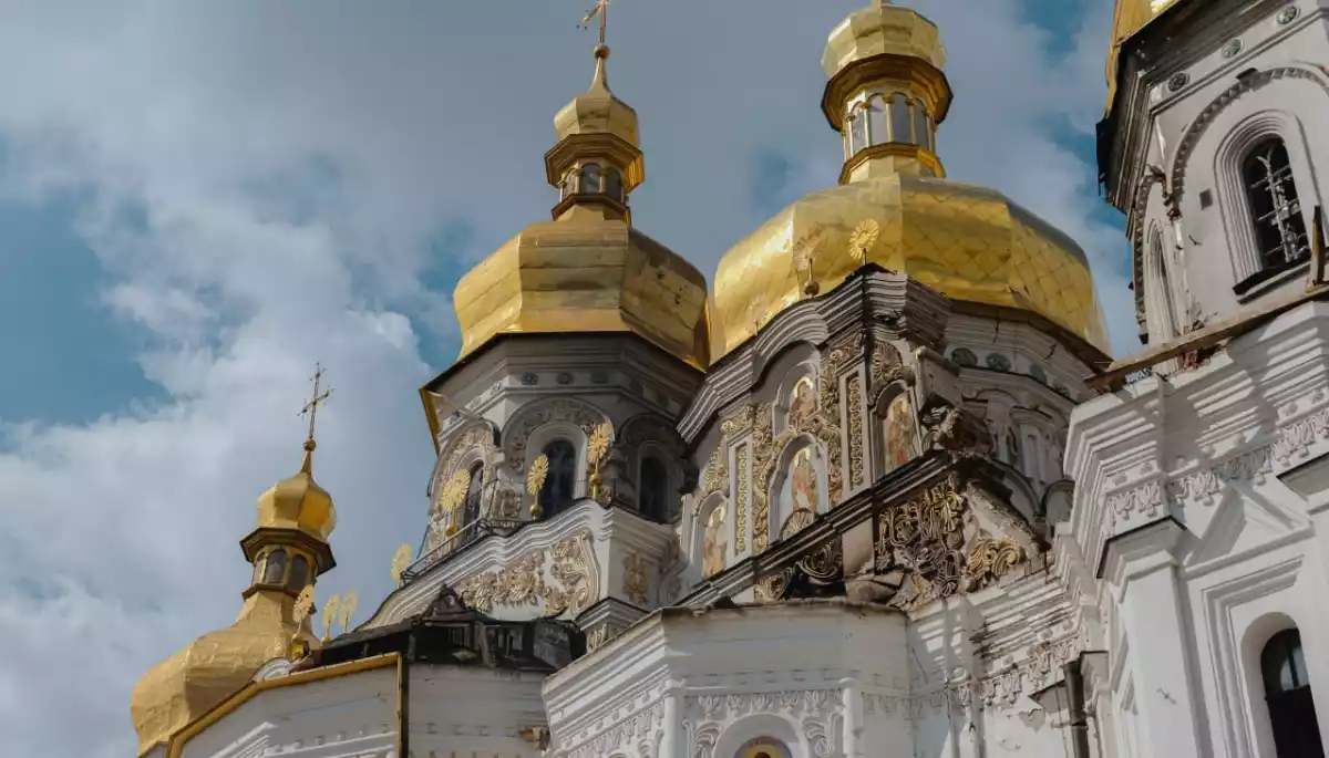 Нацкомісія у справах ЮНЕСКО закликала міжнародну спільноту посилити тиск на Росію після обстрілу Лаври