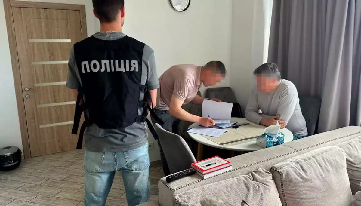 Ексміністр культури підозрюється у сприянні втечі чоловіків за кордон під виглядом музичних гастролей