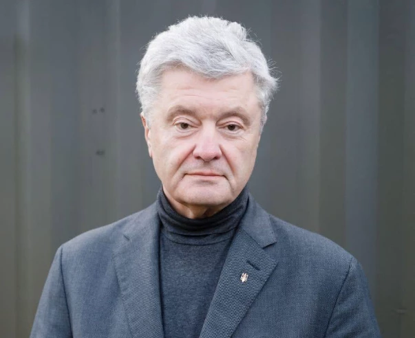 Петро Порошенко доєднався до колег та відмовився від польського Білого Орла