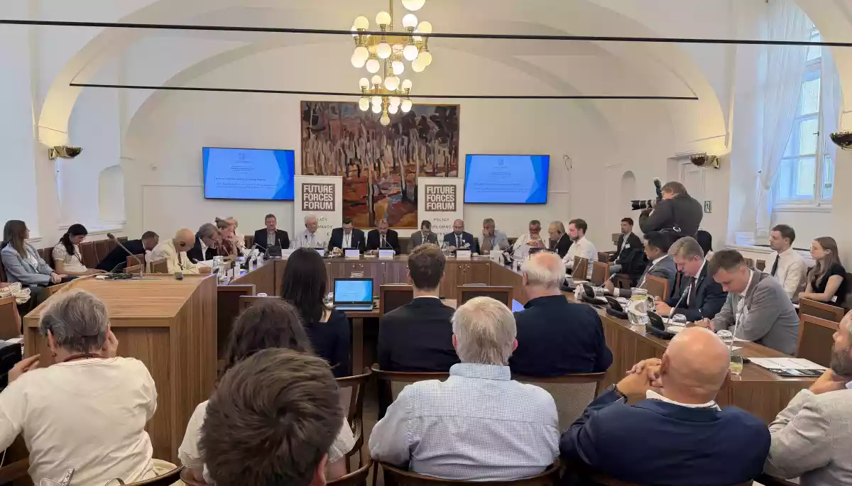 У Празі провели конференцію про виклики європейської безпеки, протидію російській пропаганді і підтримку України