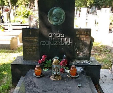 У Польщі вандали пошкодили могилу українського письменника