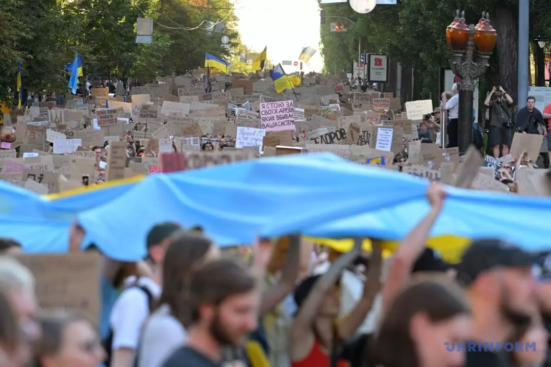&laquo;Зеленський цього джина до пляшки вже не заштовхне&raquo;: як українські медіа висвітлювали протестну ходу 31 липня