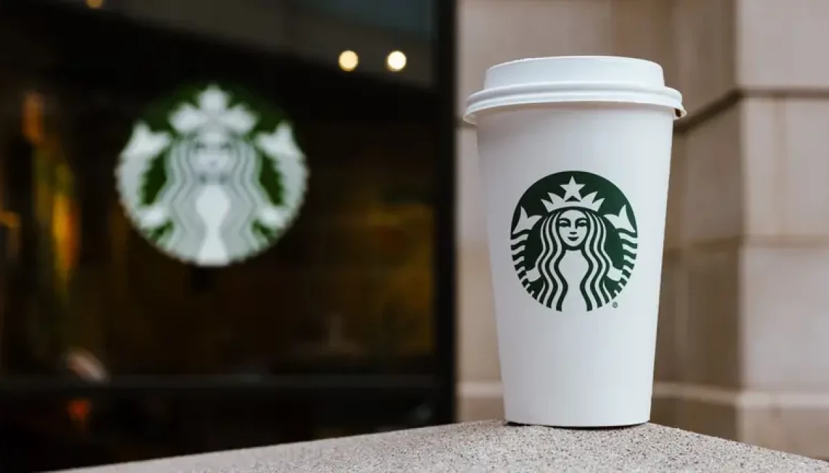 Поліція обшукала офіс Starbucks у Південній Кореї на тлі скандалу навколо рекламної кампанії